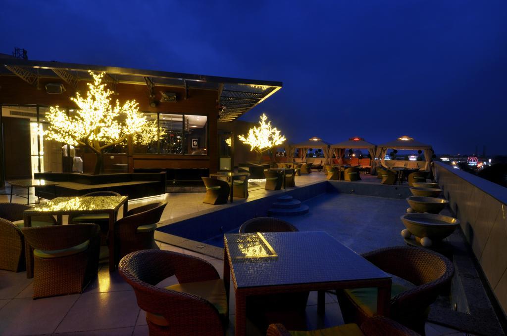 The Cove Hotel Панчкула Екстериор снимка